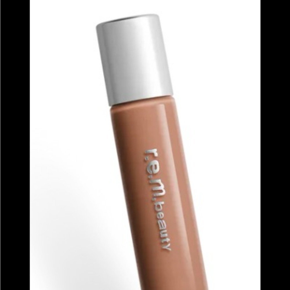 r.e.m. beauty On Your Collar Plumping Lipgloss in Away Message